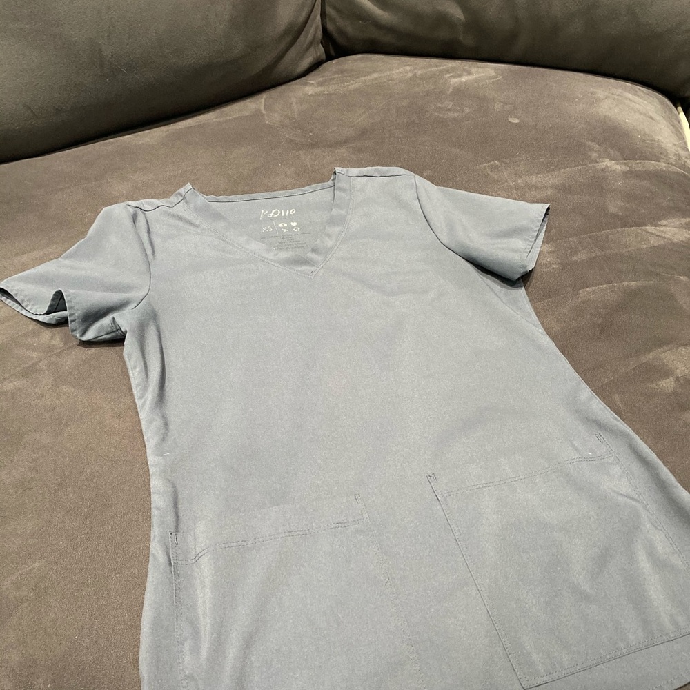 Koi scrub top, XS, gently used✨